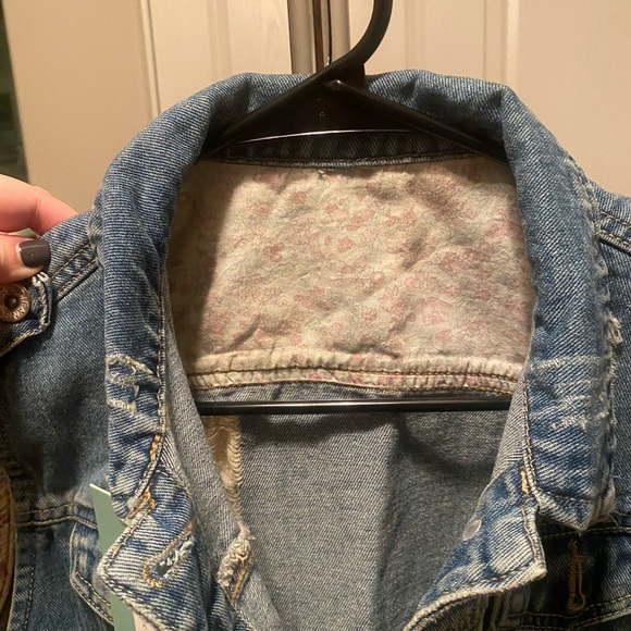 NWT Distressed Denim vest - Picture 6 of 7